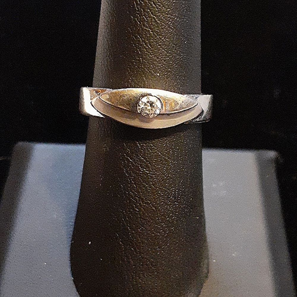 Vintage 14k white gold wedding band size 7.5 (4g)